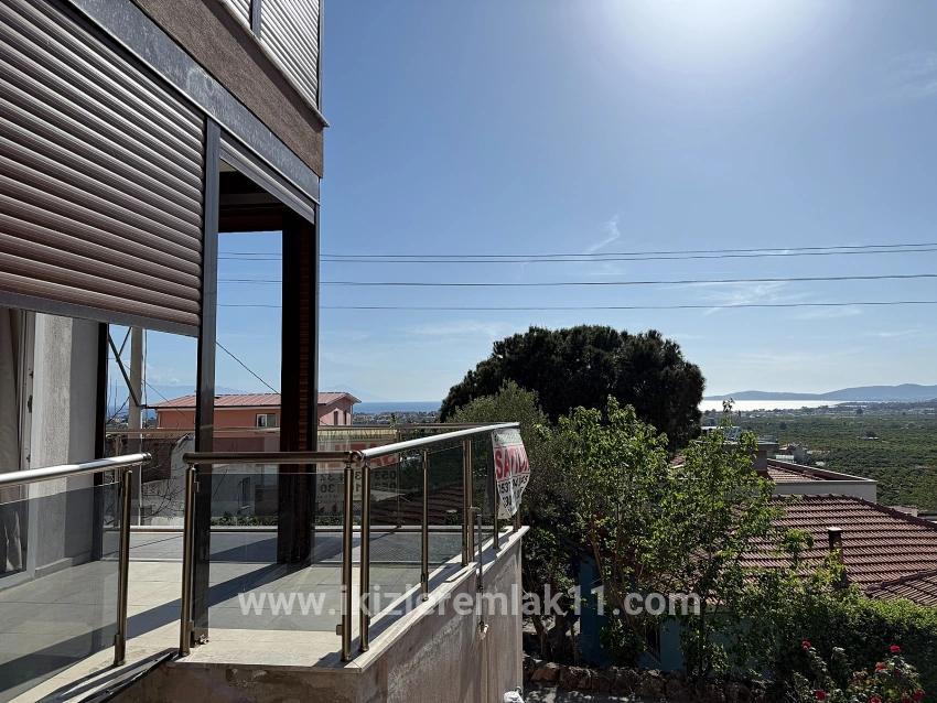 Menderes Gümüldür Gümüldür Fevzi Çakmak Mah. Satılık 3+1 Daire - 125 m²