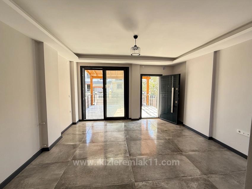 Seferihisar Doğanbey Cumhuriyet Mah. Satılık 2+1 Villa - 165 m²