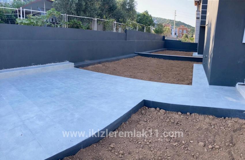 Seferihisar Doğanbey Atatürk Mah. Satılık 3+1 Villa - 200 m²