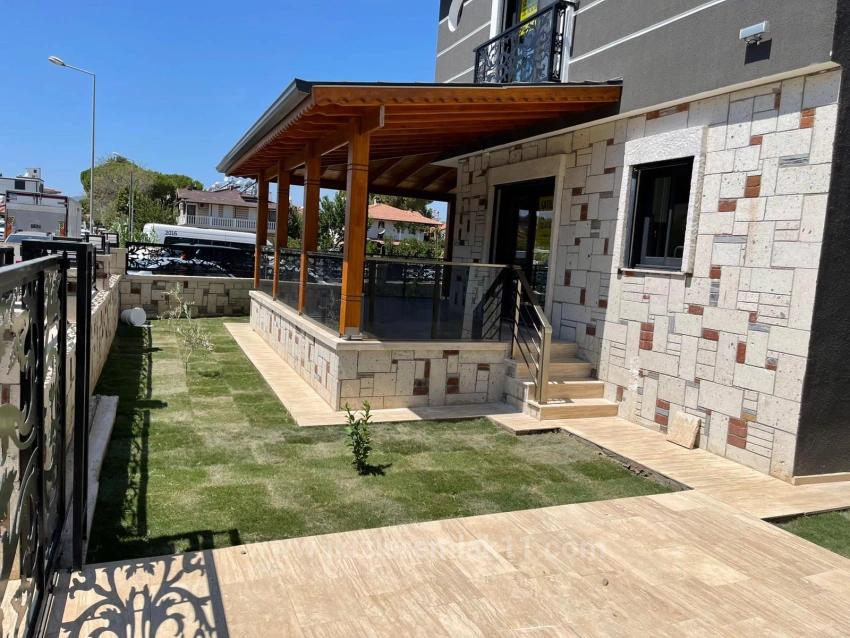 Seferihisar Ürkmez'de Deniz Tarafında Satılık Lüks Kulanışlı Dubleks Vılla