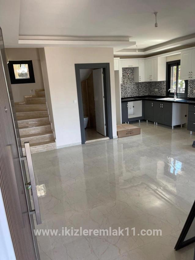 Seferihisar Ürkmez Mersin Alanı Mah. Satılık 3+1 Villa - 175 m²