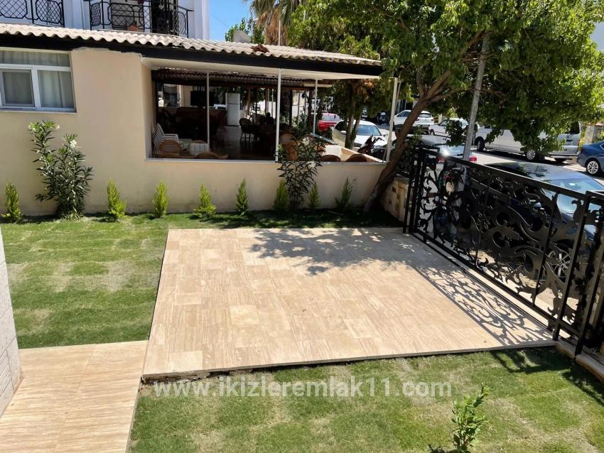 Seferihisar Ürkmez Mersin Alanı Mah. Satılık 3+1 Villa - 175 m²