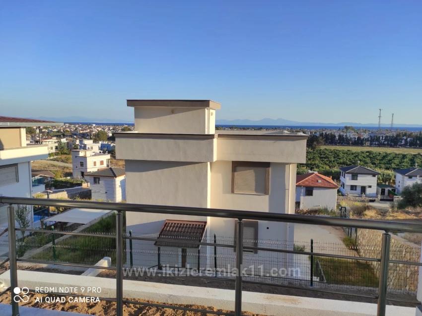 Doğanbey'de Full Deniz Manzaralı Doğa İçin'de Satılık 4+2 Müstakil Yazlık