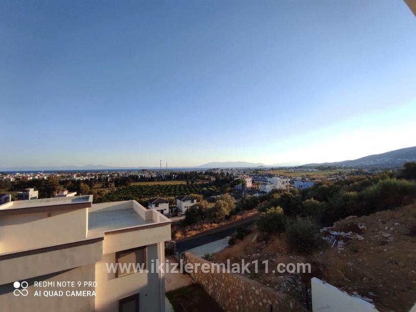 Seferihisar Doğanbey Cumhuriyet Mah. Satılık 4+2 Villa - 195 m²