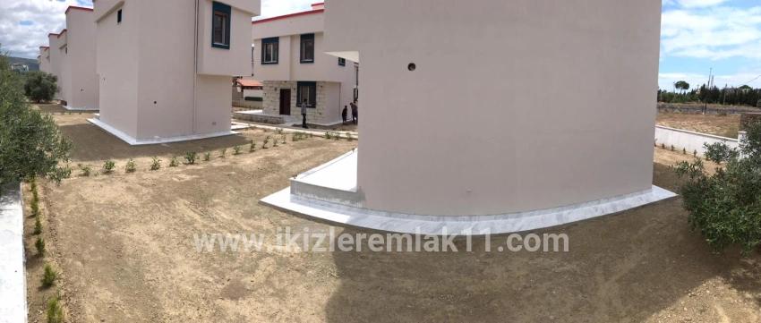 Seferihisar Doğanbey Cumhuriyet Mah. Satılık 3+1 Müstakil ev - 180 m²