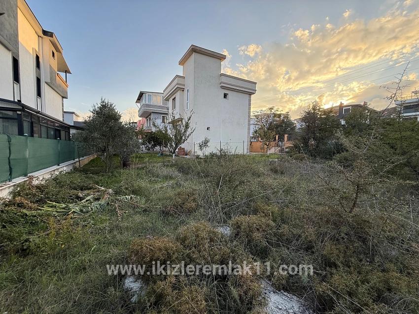 Seferihisar Doğanbey Atatürk Mah. Satılık Arsa - Konut İmar Durumlu - 285 m²
