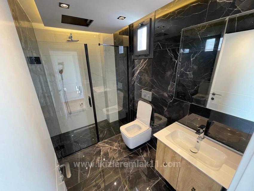 İzmir Seferihisar Düzce’de Satılık 750 Metre² 4 + 2 Özel Havuz Lüks Villa