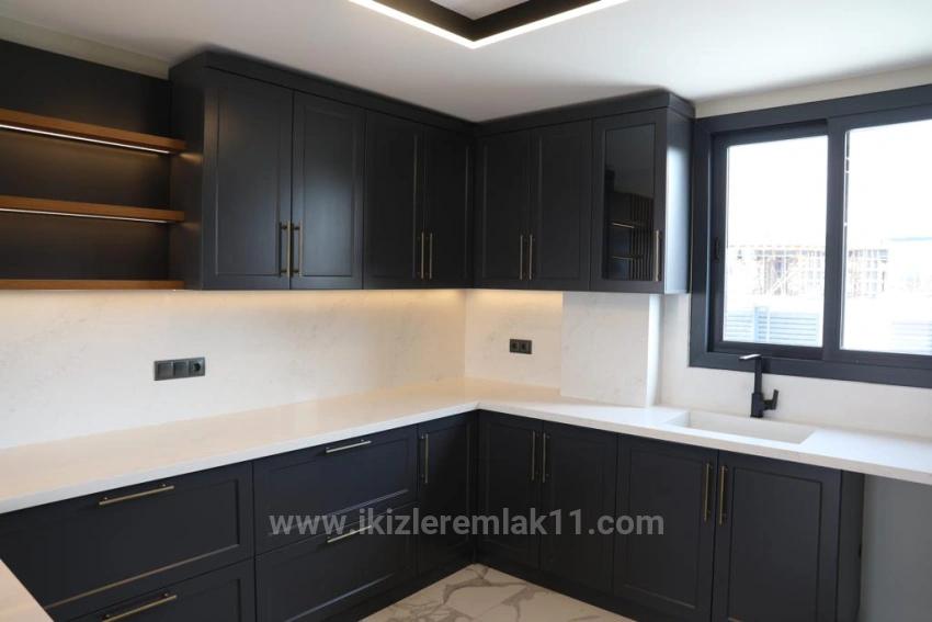 İzmir Seferihisar Düzce’de Satılık 750 Metre² 4 + 2 Özel Havuz Lüks Villa