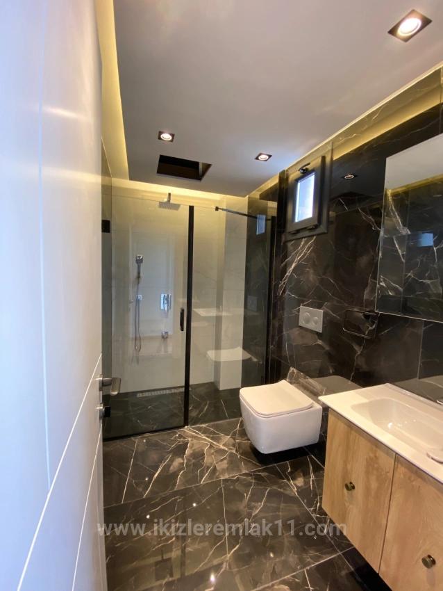 İzmir Seferihisar Düzce’de Satılık 750 Metre² 4 + 2 Özel Havuz Lüks Villa