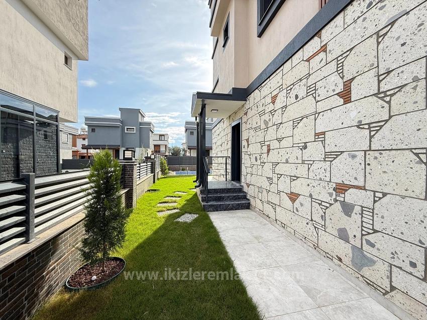 Seferihisar Doğanbeyde Satılık Müstakil Havuzlu Sıfır Lüks Villa