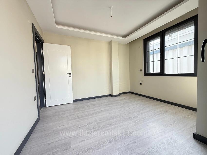 Seferihisar Doğanbey Cumhuriyet Mah. Satılık 3+1 Villa - 290 m²
