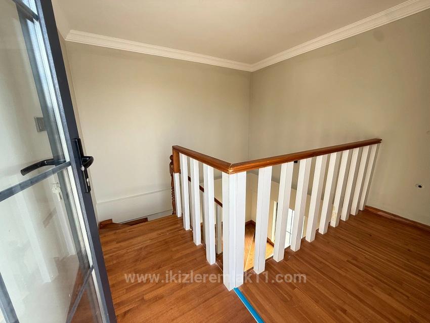 Seferihisar Doğanbeyde Satılık Müstakil Havuzlu Sıfır Lüks Villa