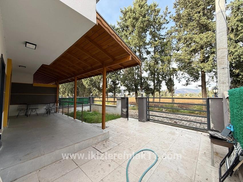 Seferihisar Ürkmez Bengiler Mah. Satılık 3+1 Villa - 170 m²