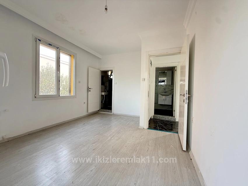 Seferihisar Doğanbey’de Satılık 3 + 1 Sıfır Geniş Bahçeli Villa Yazlık