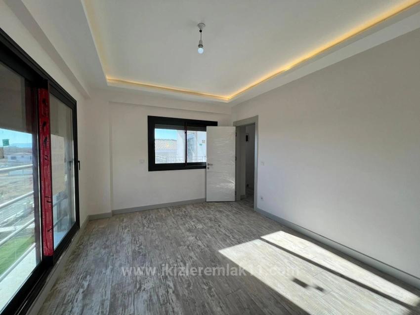 Seferihisar Akarcada Müstakil Havuzlu Lüx Şömüneli Satılık 4+1 Villa