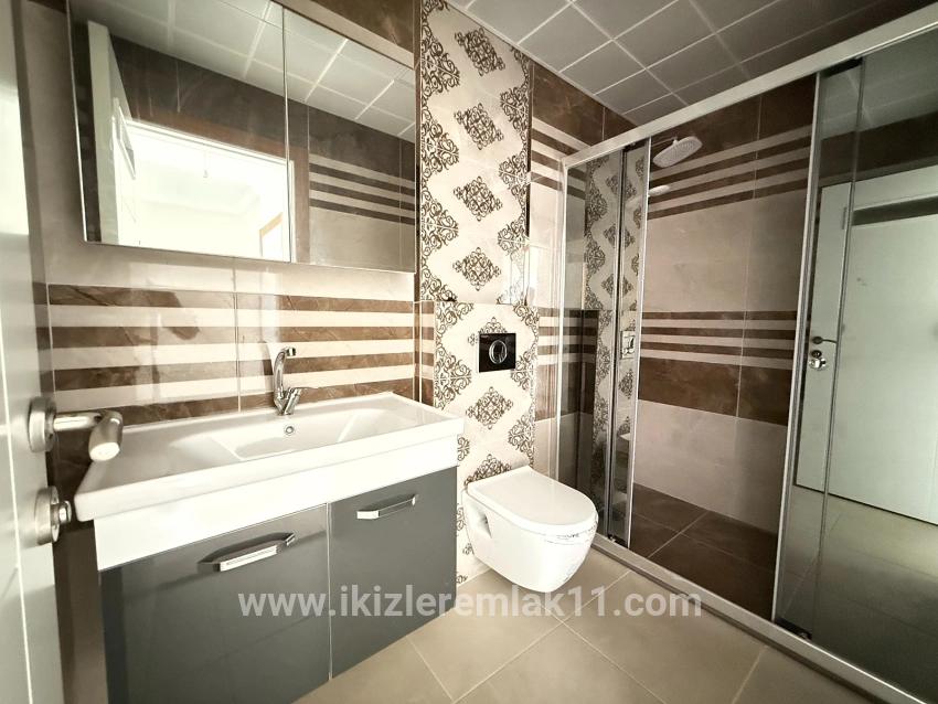 Seferihisar Doğanbey Cumhuriyet Mah. Satılık 3+1 Villa - 170 m²
