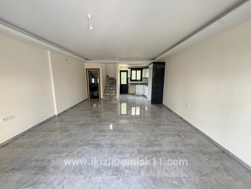 Seferihisar Doğanbey Cumhuriyet Mah. Satılık 3+1 Villa - 170 m²