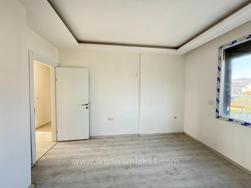 Seferihisar Doğanbey’de Satılık Tek Müstakil Bahçeli Sıfır 3+1 Villa