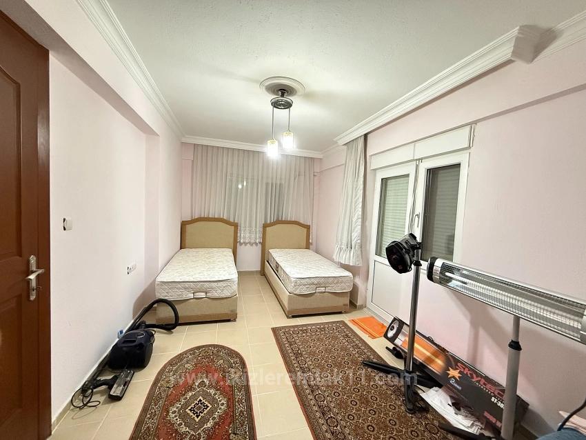 Seferihisar Ürkmez Merkez’de Satılık 2 + 1 80M2 Masrafsız Daire