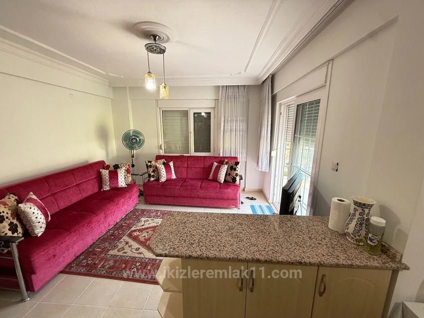 Seferihisar Ürkmez Merkez’de Satılık 2 + 1 80M2 Masrafsız Daire