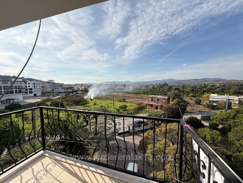 Seferihisar Ürkmez Merkez’de Satılık 2 + 1 80M2 Masrafsız Daire