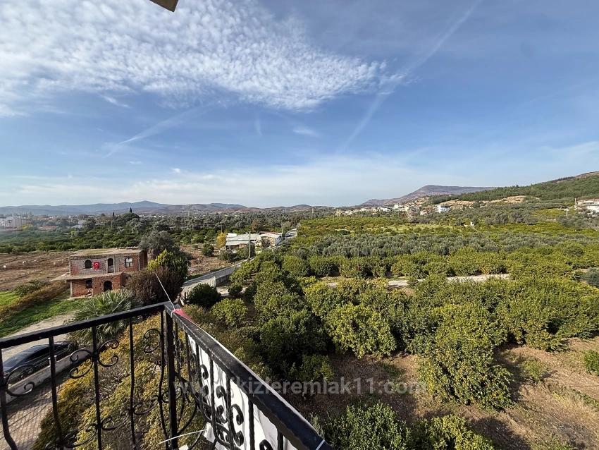 Seferihisar Ürkmez Merkez’de Satılık 2 + 1 80M2 Masrafsız Daire