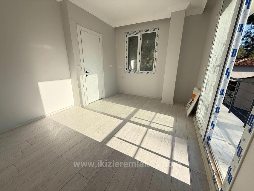 Seferihisar Payamlı'da Satılık 2+1 Sıfır Bahçeli Dublex Yazlık