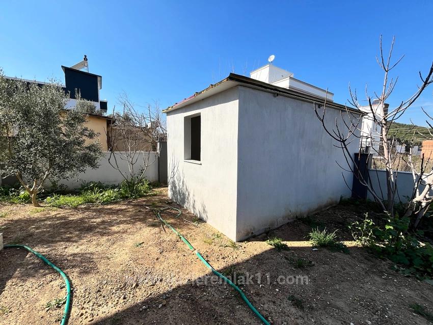 Ürkmez Doğanbey'de Satılık Sıfır Tek Müstakil 3+1 Geniş Villa