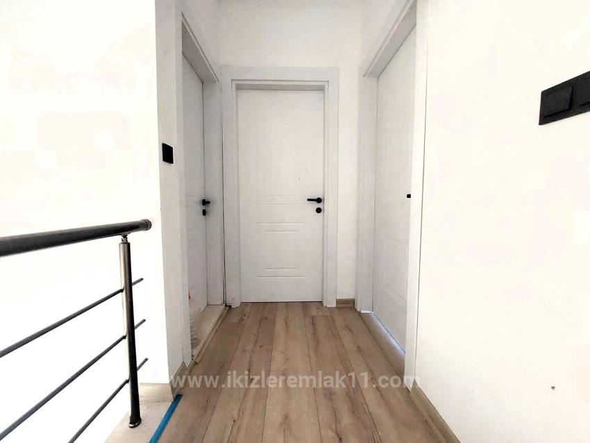 Seferihisar Payamlı'da Satılık Sıfır 2+1 Bahçeli Dubleks Villa