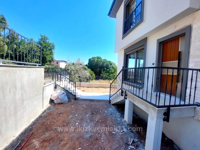 Seferihisar Payamlı'da Satılık Sıfır 2+1 Bahçeli Dubleks Villa