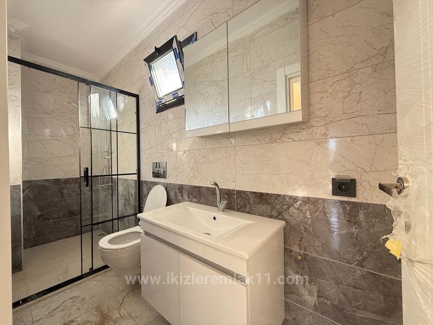 Seferihisar Doğanbey'de Satılık 3+1 Sıfır Bahçeli Dublex Villa