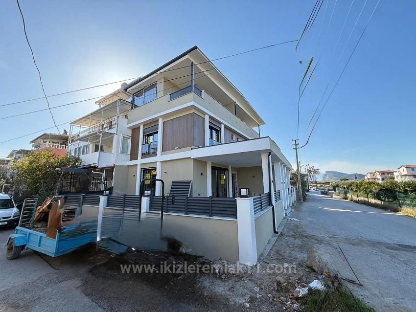 Seferihisar Doğanbey Cumhuriyet Mah. Satılık 3+1 Villa - 170 m²
