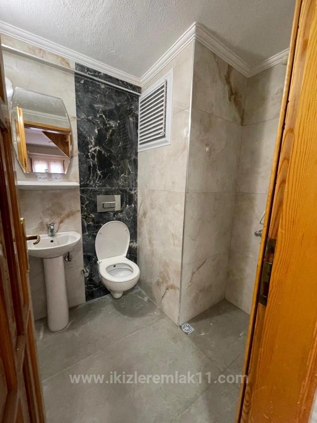 Seferihisar Ürkmez’de Deniz Tarafında Satılık 3 + 1 Bahçeli Dubleks Villa