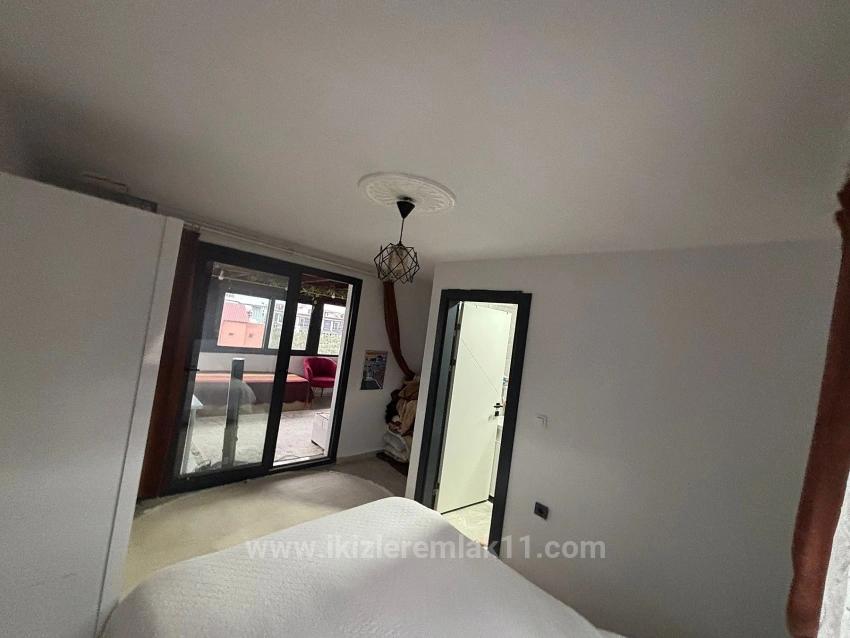 Seferihisar Doğanbey’de Satılık Bahçeli 3 + 1 Masrafsız Dubleks Yazlık