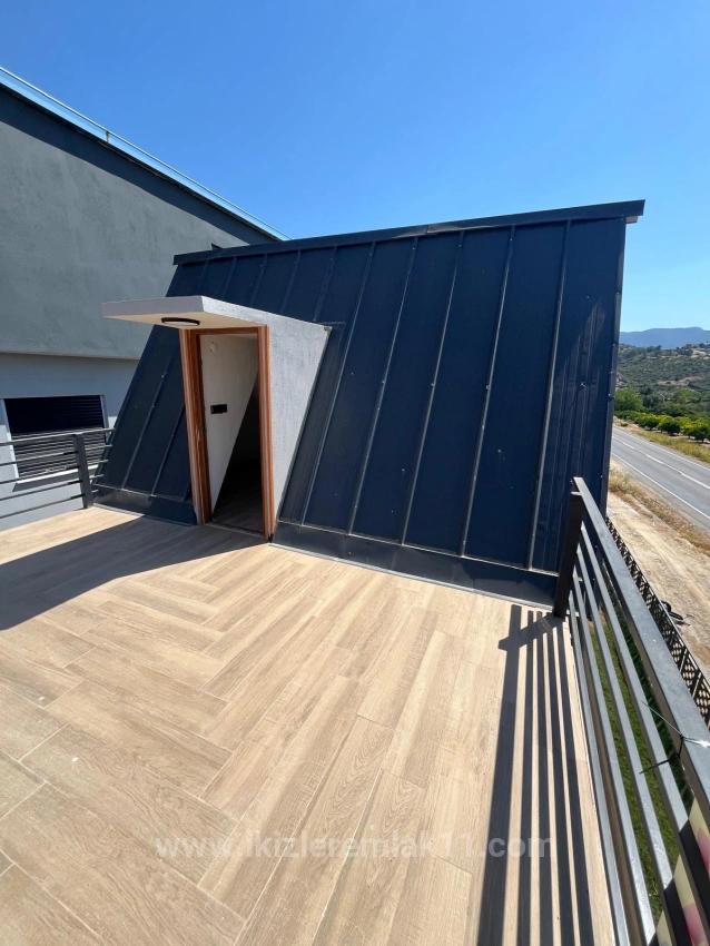 Menderes Gümüldür‘de Satılık Prefabrik 2 + 1 200 Metre Bahçe İçinde Tek Müstakil Yazlık