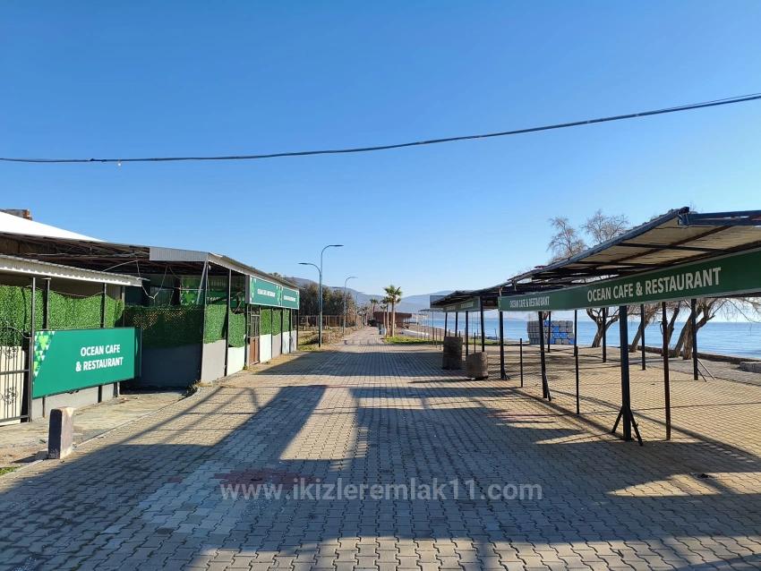 Seferihisar Doğanbey’de Satılık Bahçeli Müstakil 6 + 1 Villa