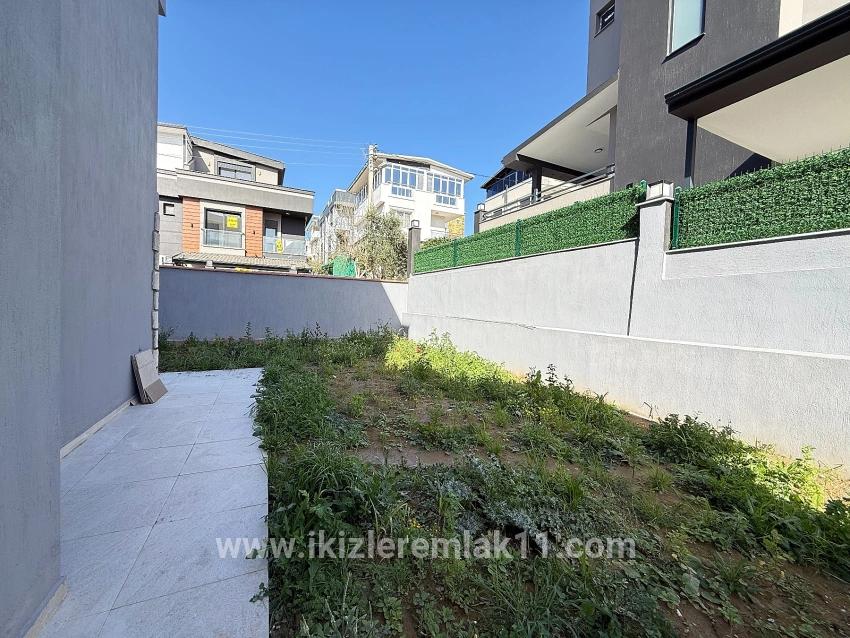 Seferihisar Doğanbey Atatürk Mah. Satılık 3+1 Villa - 190 m²