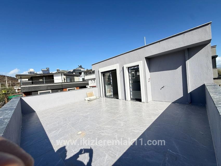 Seferihisar Doğanbey Atatürk Mah. Satılık 3+1 Villa - 190 m²