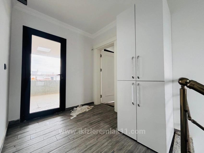 Seferihisar Doğanbey Merkezde Satılık 3 + 1 Dublex Villa