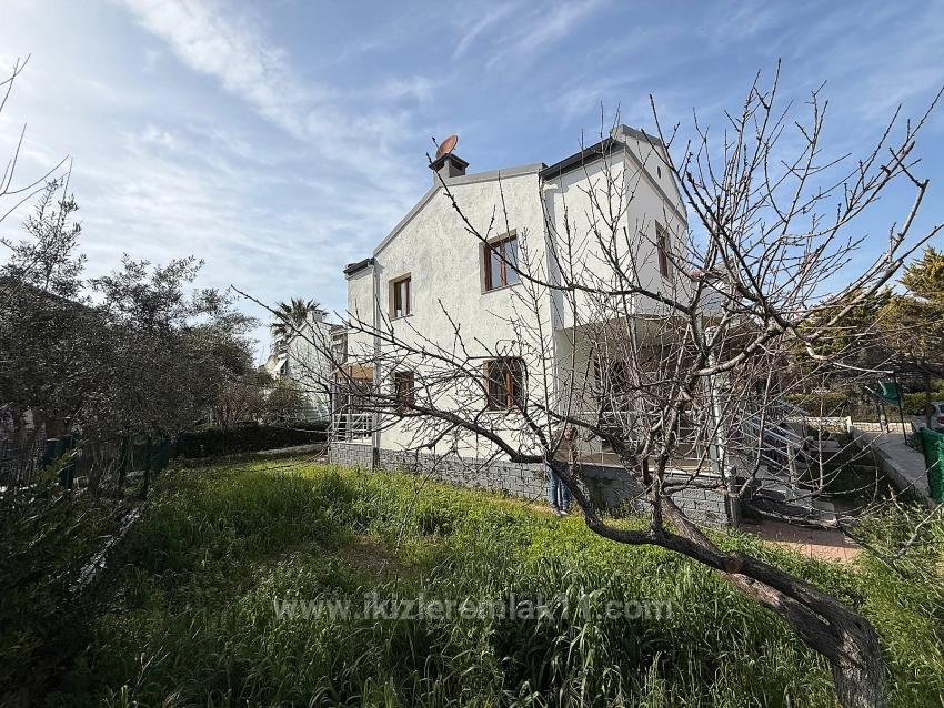 Seferihisar Doğanbey Deniz Tarafında Satılık 3 + 1 Dubleks Villa