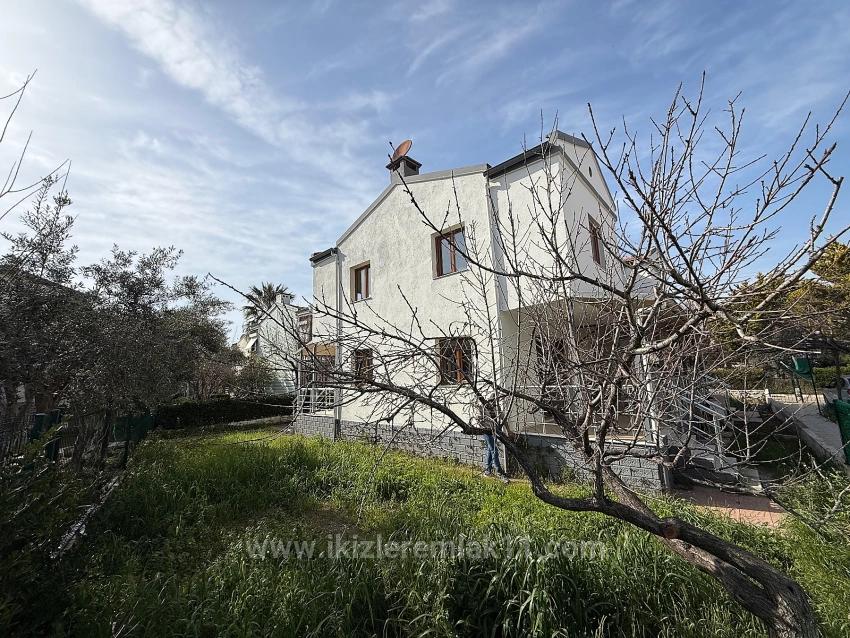 Seferihisar Doğanbey Deniz Tarafında Satılık 3 + 1 Dubleks Villa