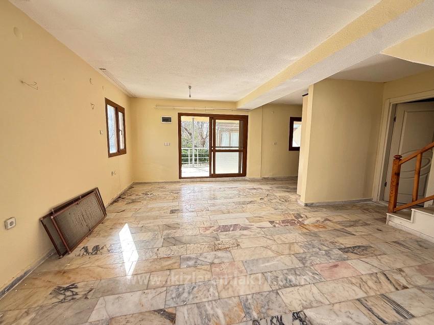 Seferihisar Doğanbey Deniz Tarafında Satılık 3 + 1 Dubleks Villa