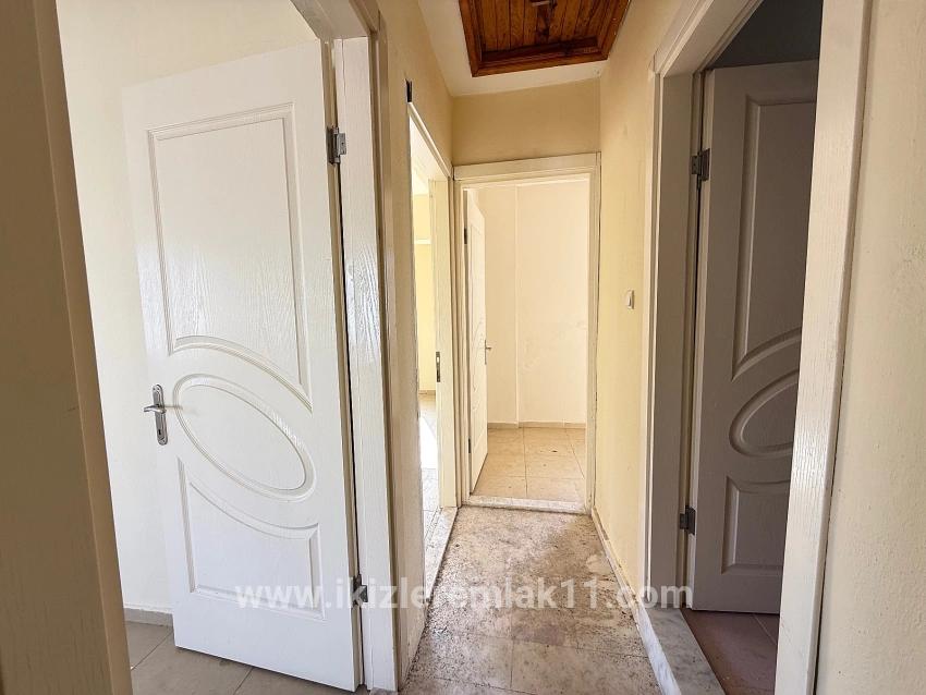 Seferihisar Doğanbey Cumhuriyet Mah. Satılık 3+1 Müstakil ev - 240 m²
