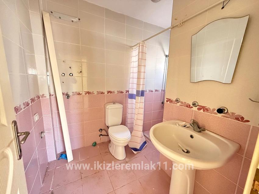 Seferihisar Doğanbey Cumhuriyet Mah. Satılık 3+1 Müstakil ev - 240 m²