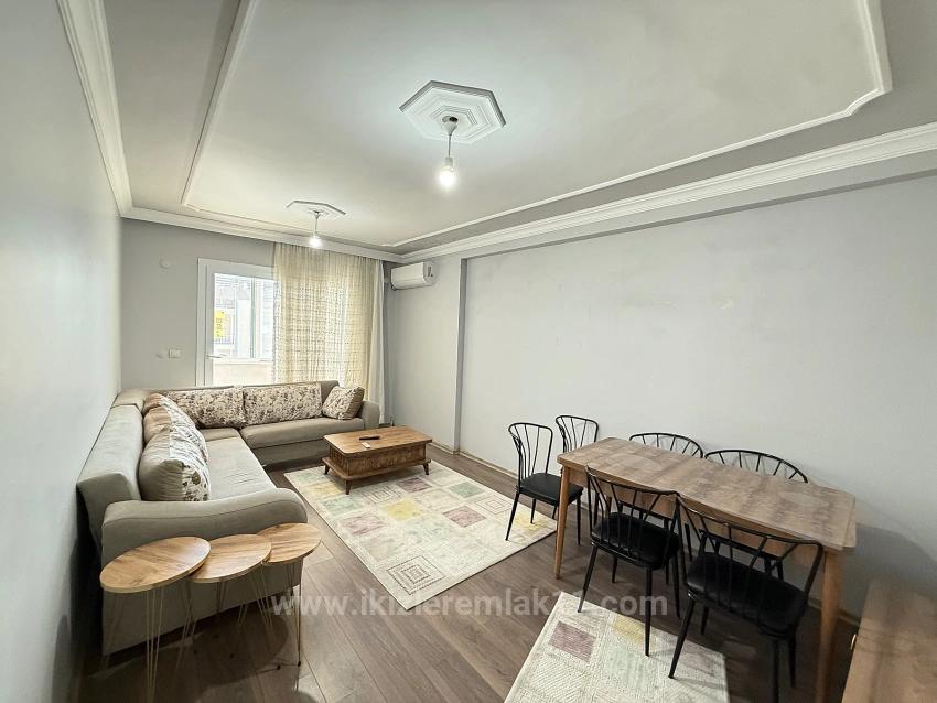 Seferihisar Ürkmez Merkez’de 2 + 1 Ara Kat Mutfak Ayrı 90 Metre² Daire