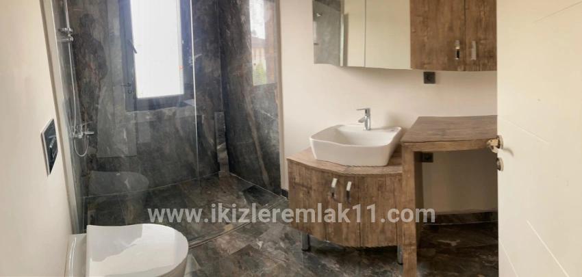 Seferihisar Doğanbey Cumhuriyet Mah. Satılık 3+1 Villa - 250 m²