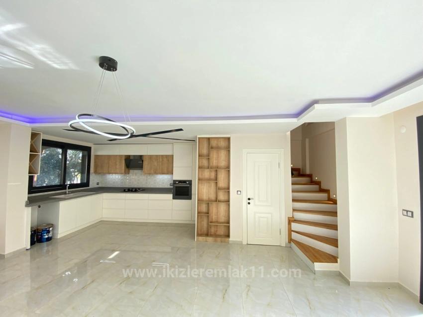 Doğanbey'de Deniz Tarafı Satılık Müstakil 3+1 Ultra Lüks Villa