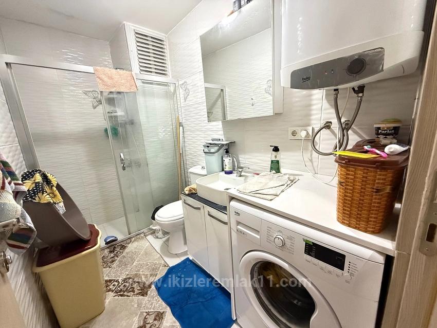 Seferihisar Ürkmez Merkez’de Satılık Ara Kat 2 + 1 Daire