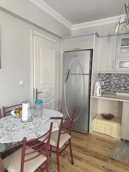Seferihisar Ürkmez Merkez’de Satılık 2 + 1 Ara Kat Daire