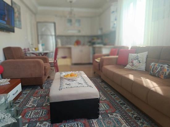 Seferihisar Ürkmez Merkez’de Satılık 2 + 1 Ara Kat Daire